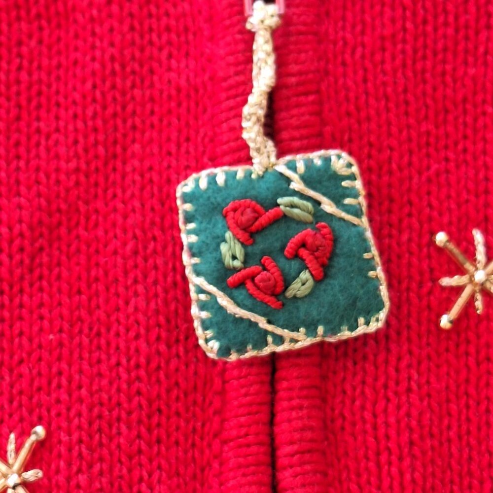 Heirloom Collectibles women's vintage Christmas sweater vest. - Picture 6 of 8